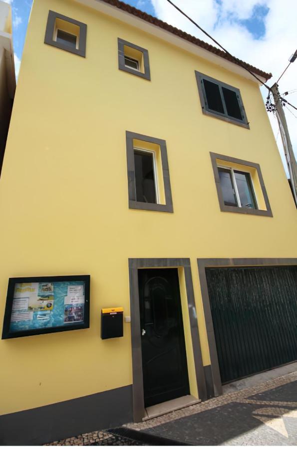 The Yellow House * Paul do Mar (Madeira)