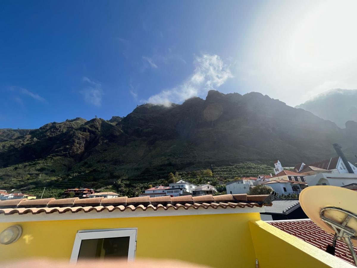 Casa de Férias The Yellow House *